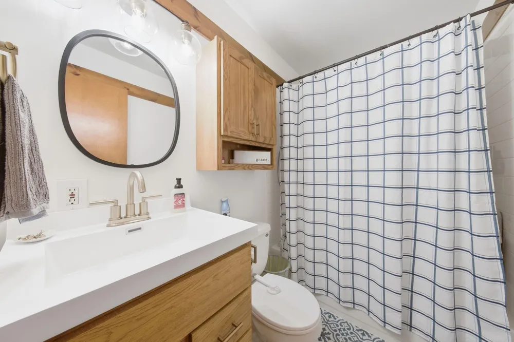 2102 Opal Drive Eagan, MN 55122