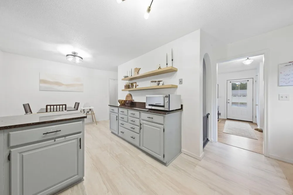 2102 Opal Drive Eagan, MN 55122