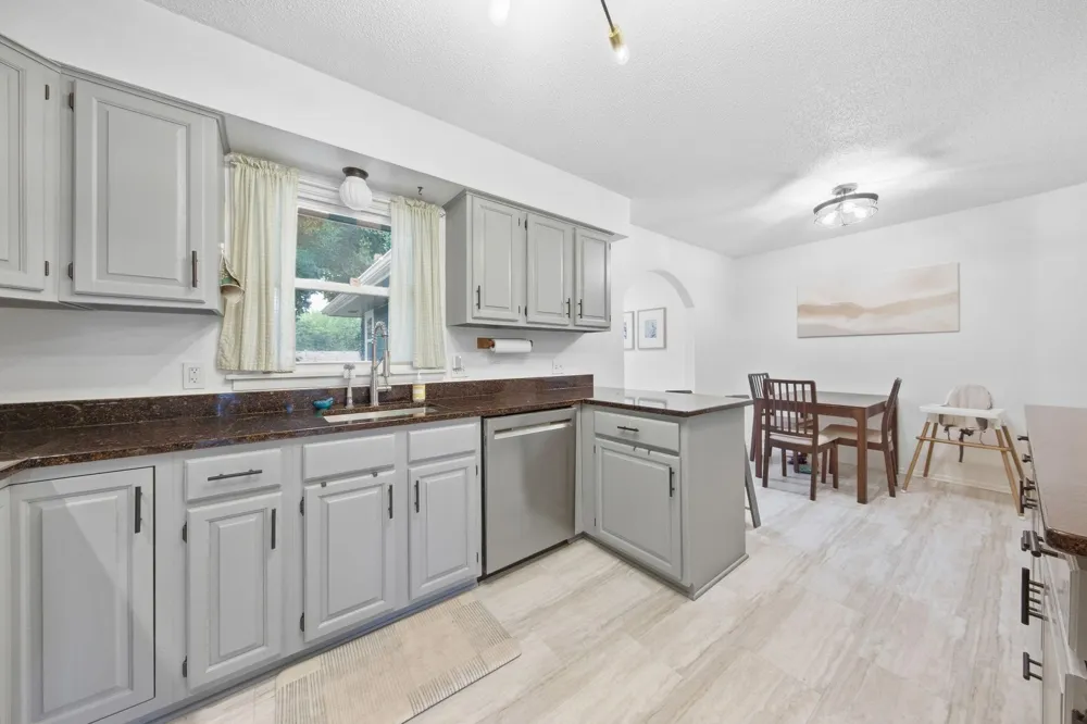2102 Opal Drive Eagan, MN 55122