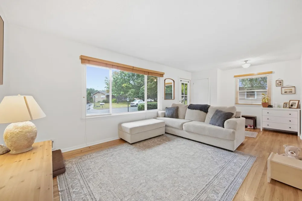 2102 Opal Drive Eagan, MN 55122