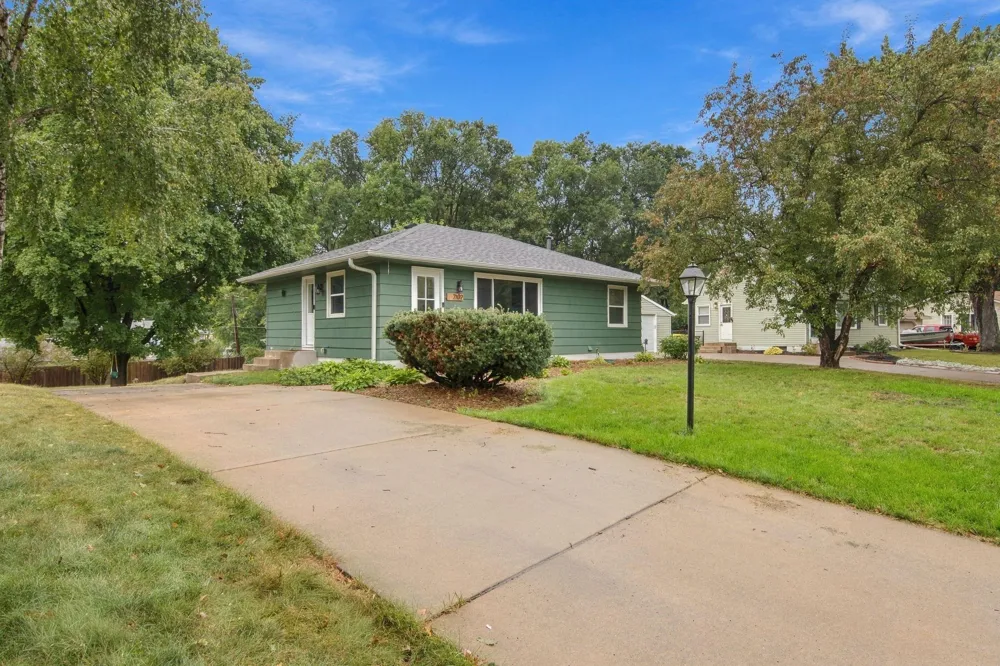 2102 Opal Drive Eagan, MN 55122