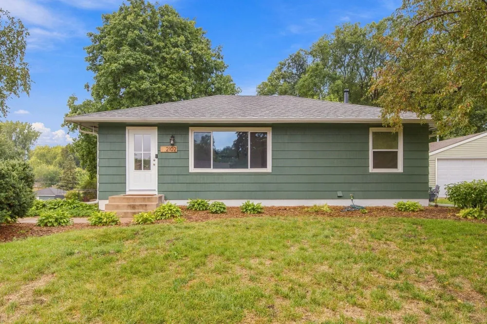 2102 Opal Drive Eagan, MN 55122