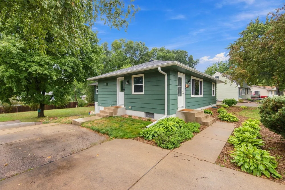2102 Opal Drive Eagan, MN 55122