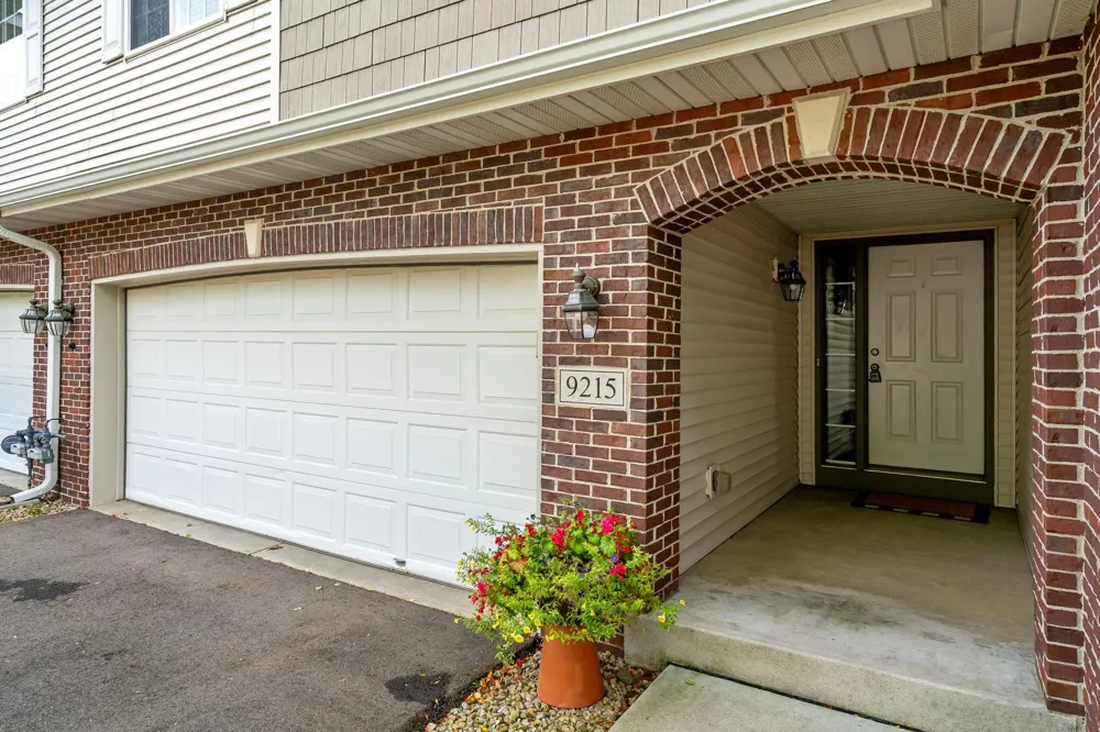 9215 190th Street W Lakeville, MN 55044