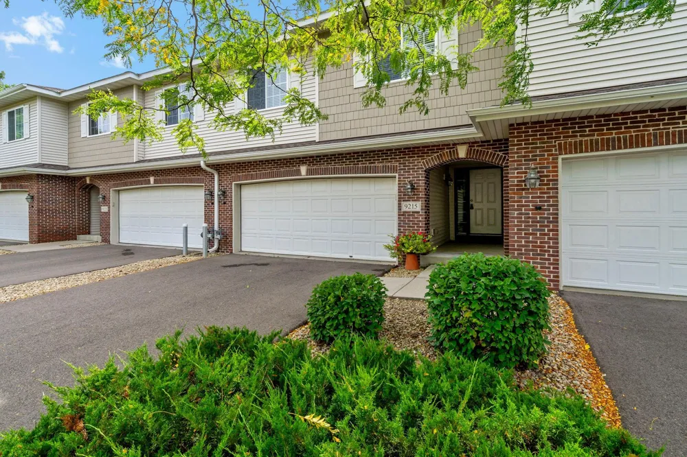 9215 190th Street W Lakeville, MN 55044