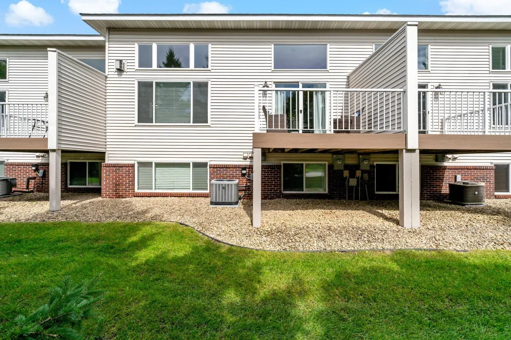 9215 190th Street W Lakeville, MN 55044