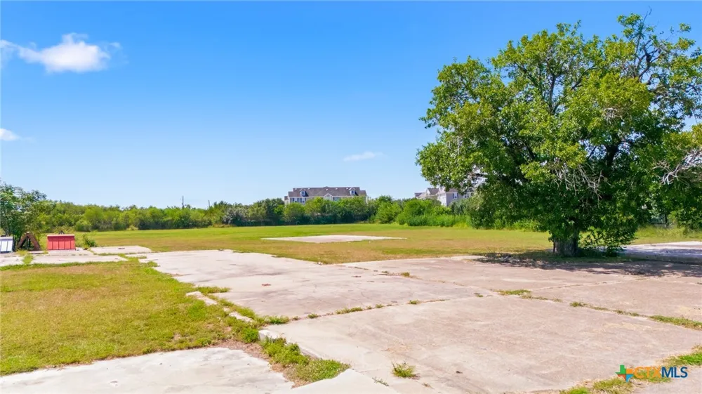 3105 Houston Highway Victoria, TX 77901