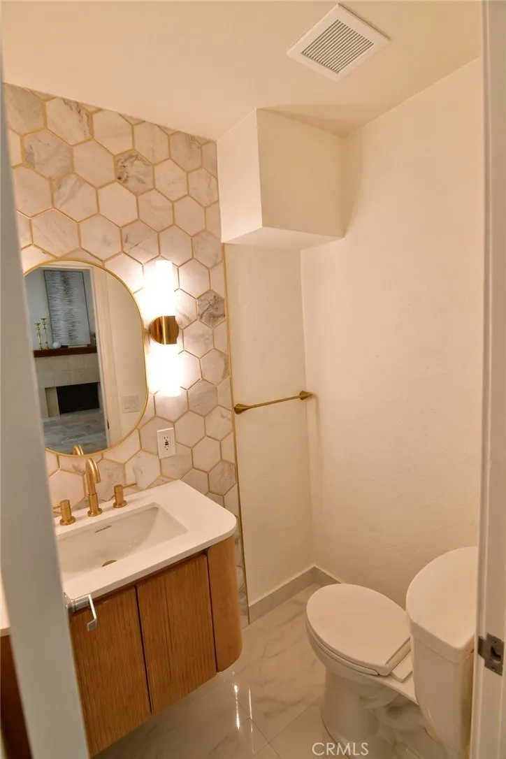 35 Lindberg Irvine, CA 92620