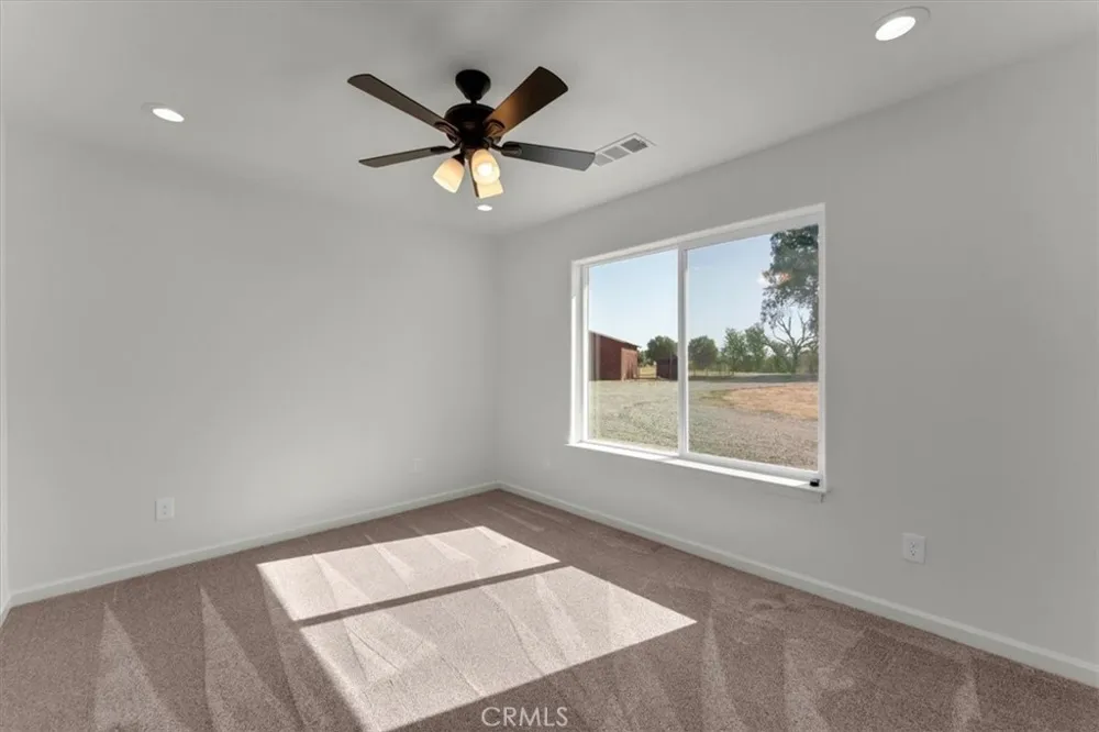 8644 El Camino Gerber, CA 96035