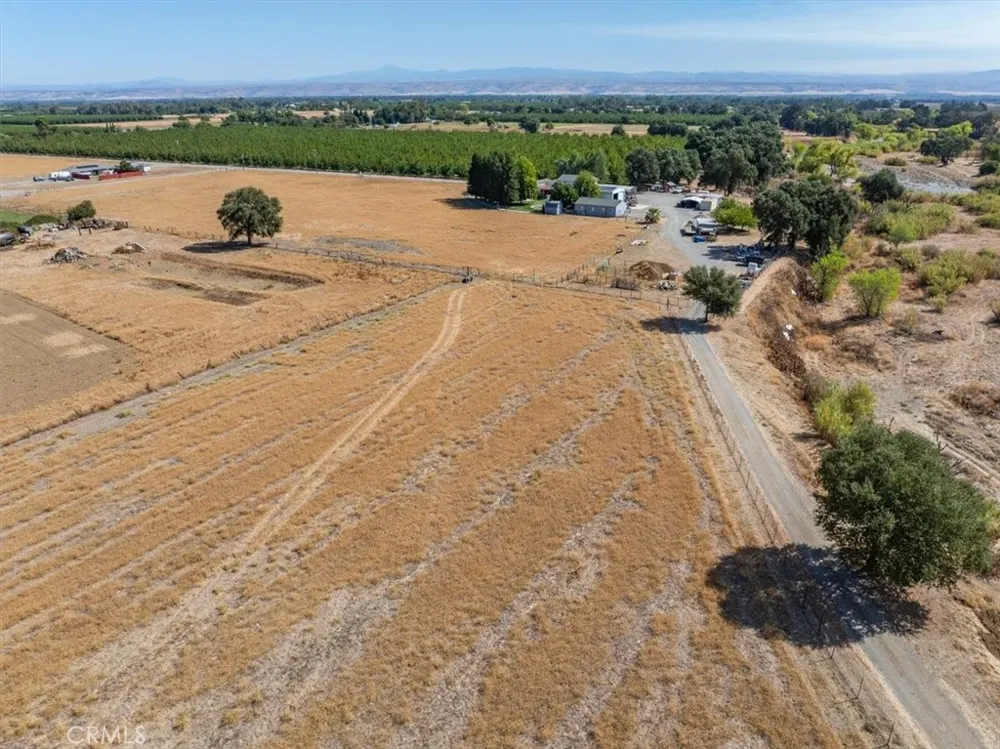 8644 El Camino Gerber, CA 96035