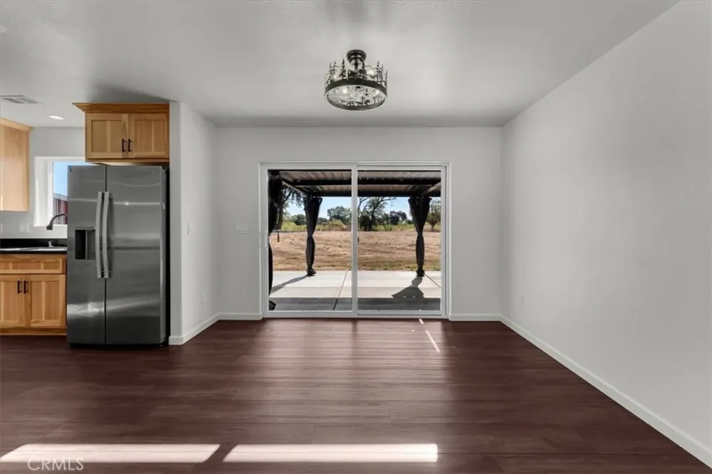 8644 El Camino Gerber, CA 96035