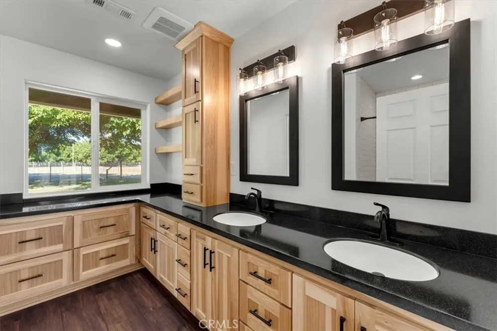 8644 El Camino Gerber, CA 96035