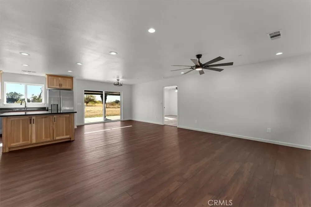 8644 El Camino Gerber, CA 96035