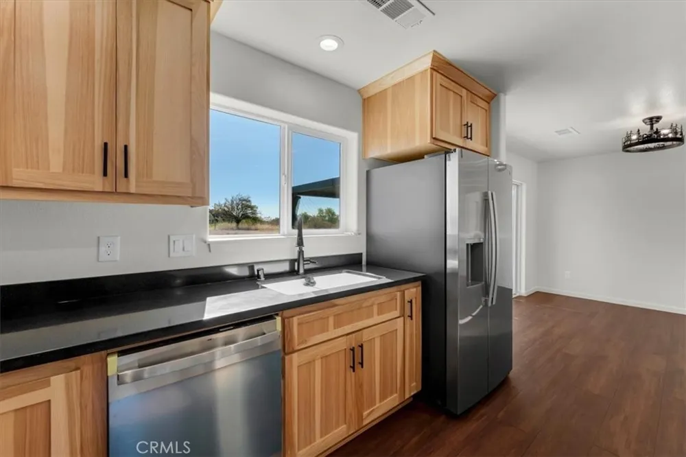 8644 El Camino Gerber, CA 96035