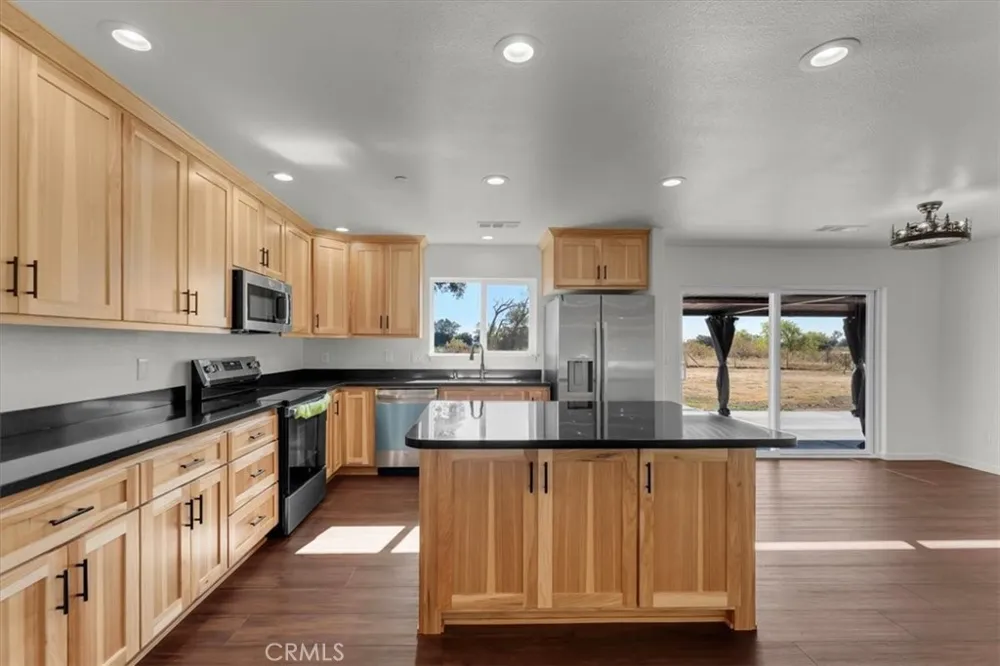 8644 El Camino Gerber, CA 96035
