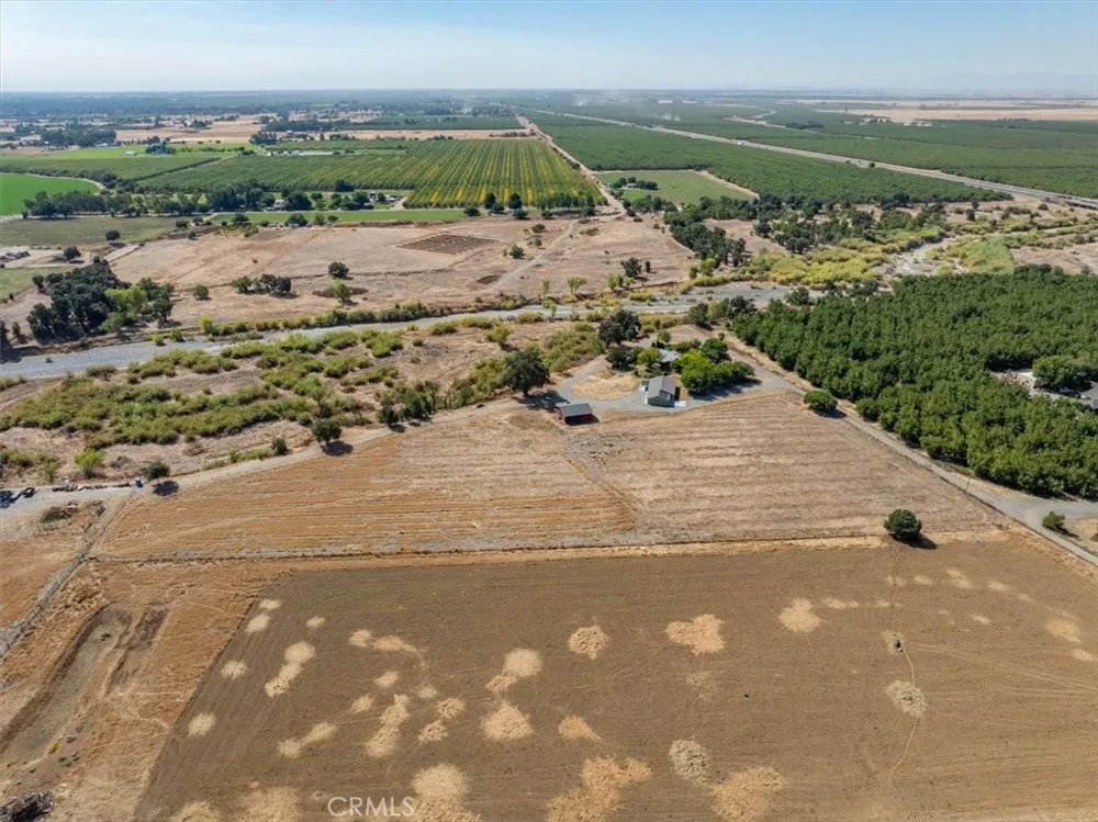 8644 El Camino Gerber, CA 96035