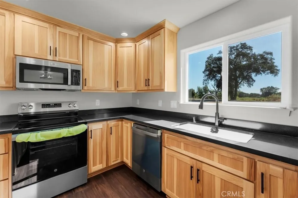 8644 El Camino Gerber, CA 96035