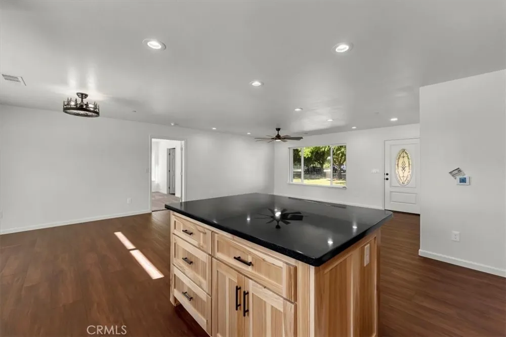 8644 El Camino Gerber, CA 96035