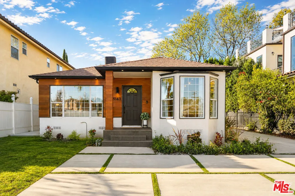 5143 Newcastle Avenue Encino, CA 91316