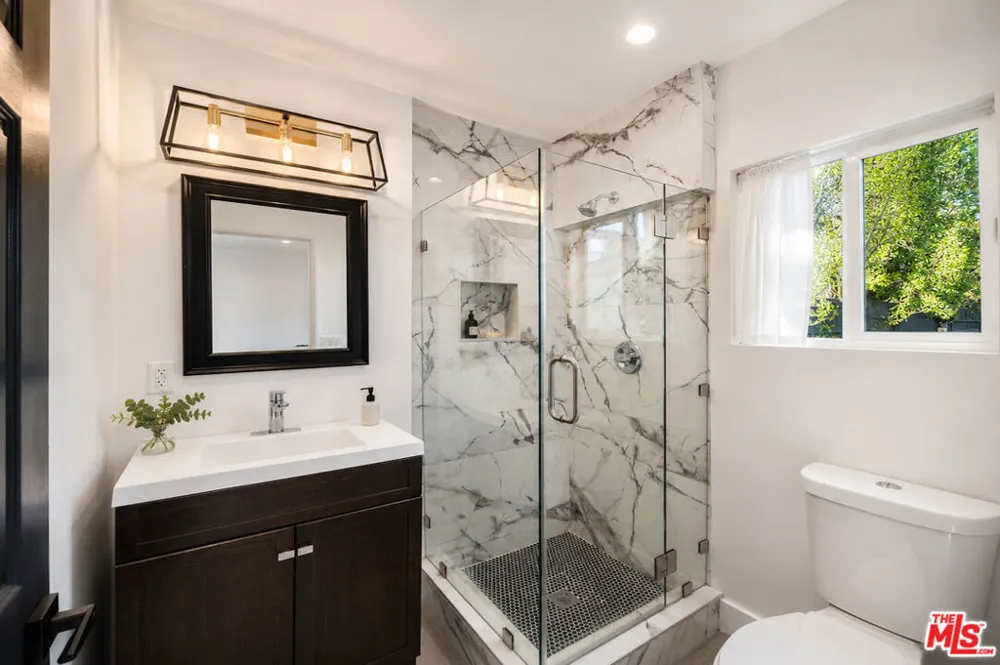 5143 Newcastle Avenue Encino, CA 91316