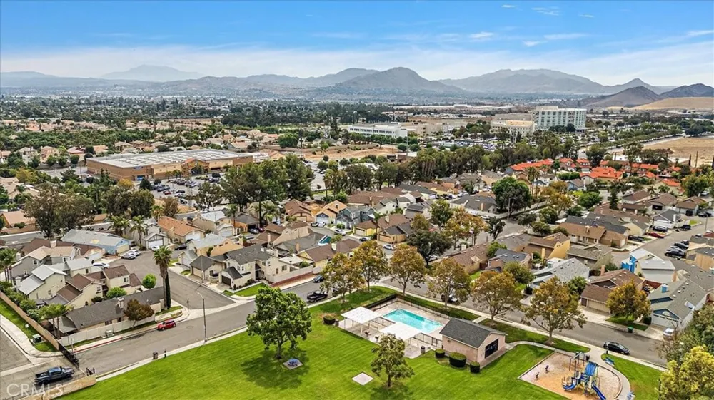 1620 Iron Horse Colton, CA 92324