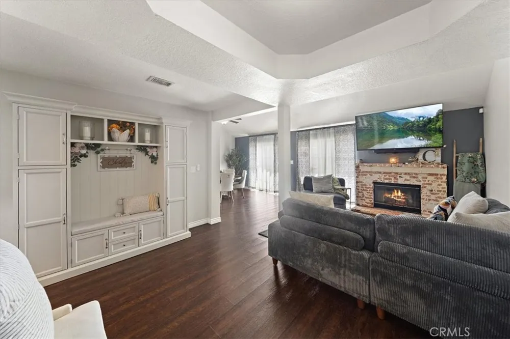 1620 Iron Horse Colton, CA 92324