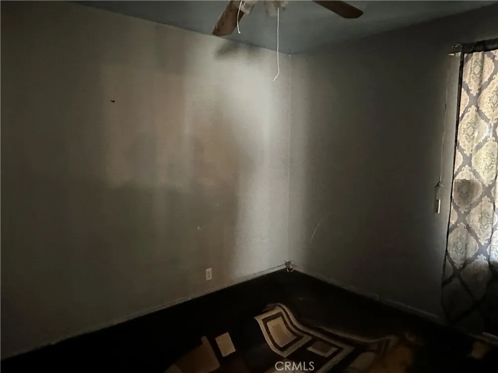 2125 W 11th Santa Ana, CA 92703