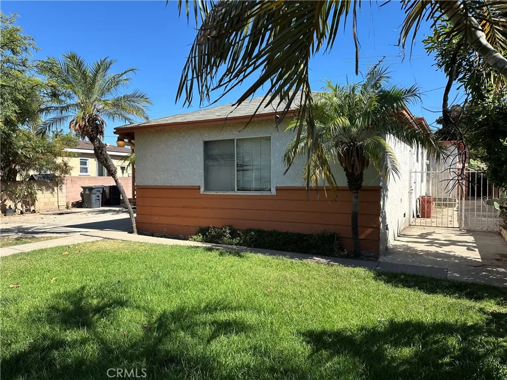 2125 W 11th Santa Ana, CA 92703