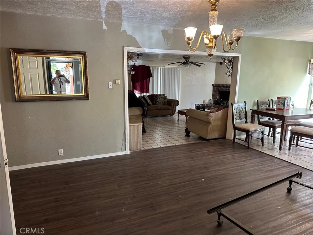 2125 W 11th Santa Ana, CA 92703