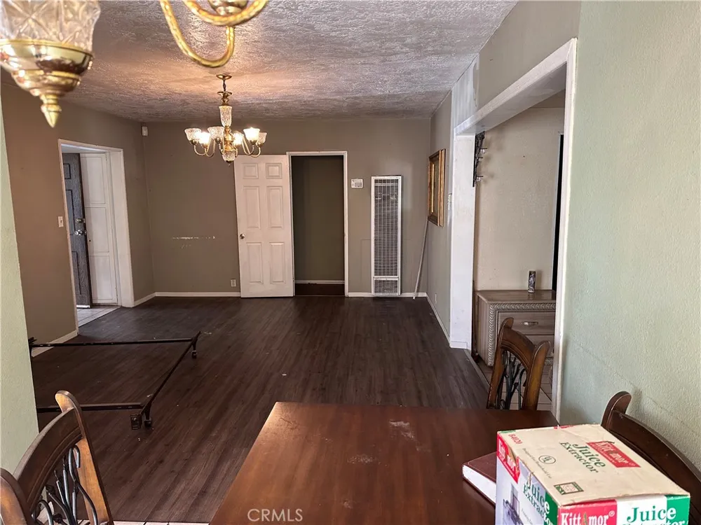 2125 W 11th Santa Ana, CA 92703