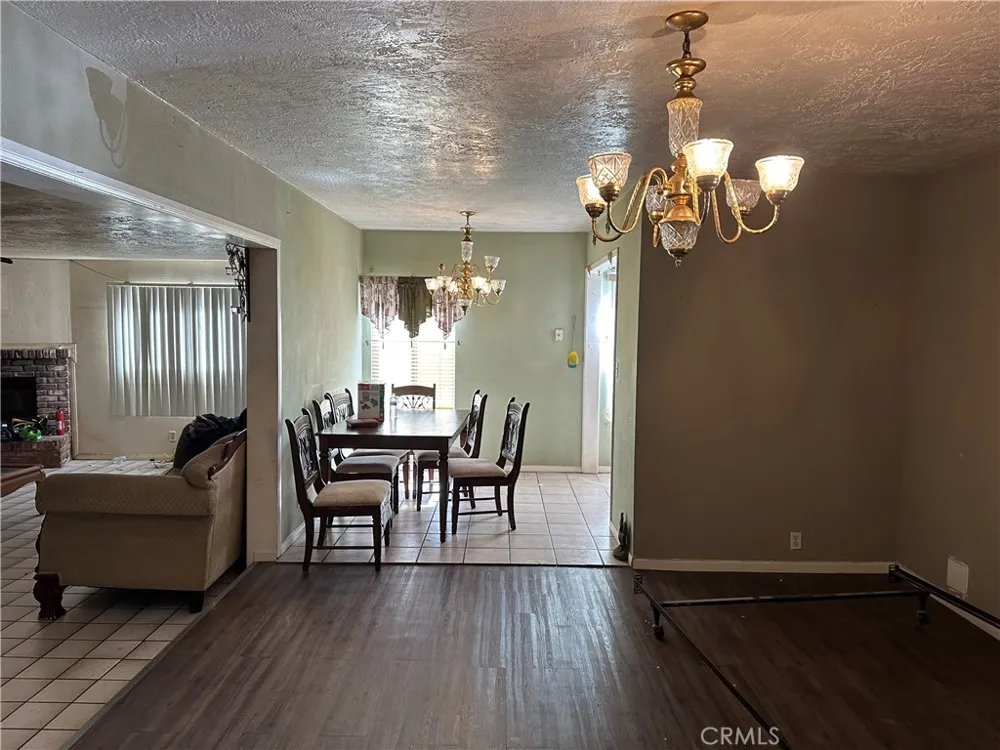 2125 W 11th Santa Ana, CA 92703