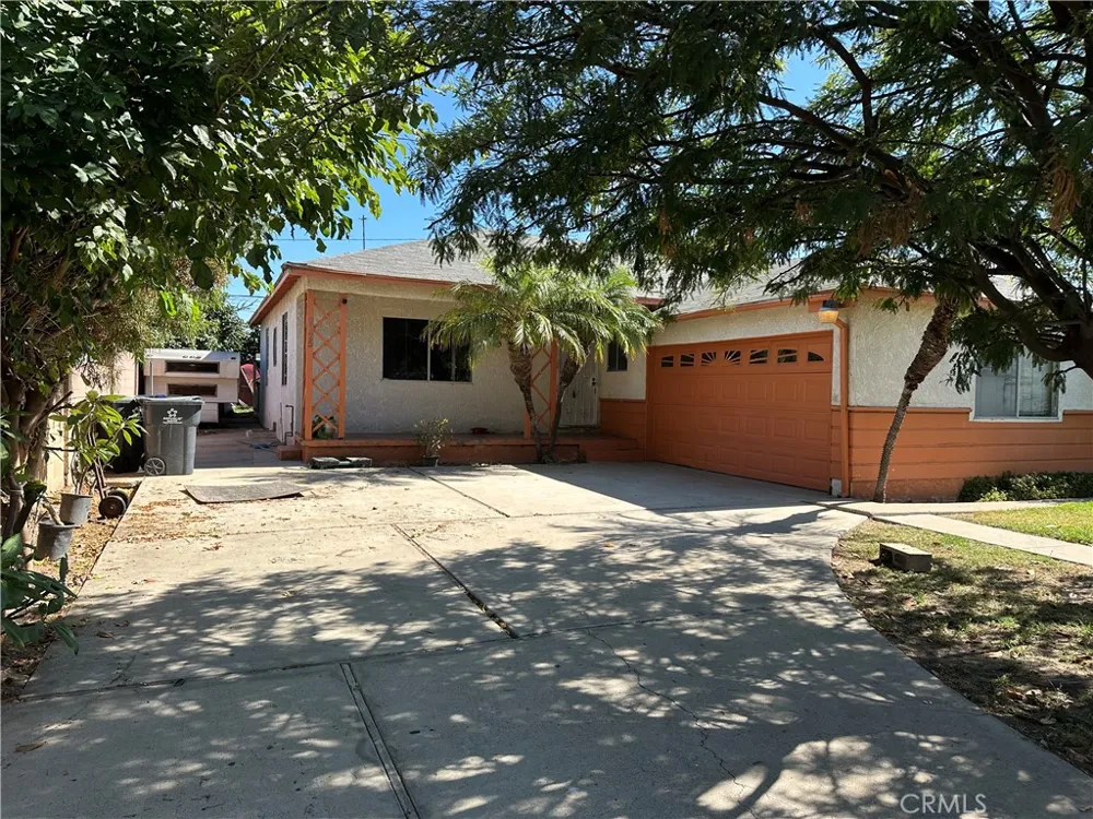 2125 W 11th Santa Ana, CA 92703