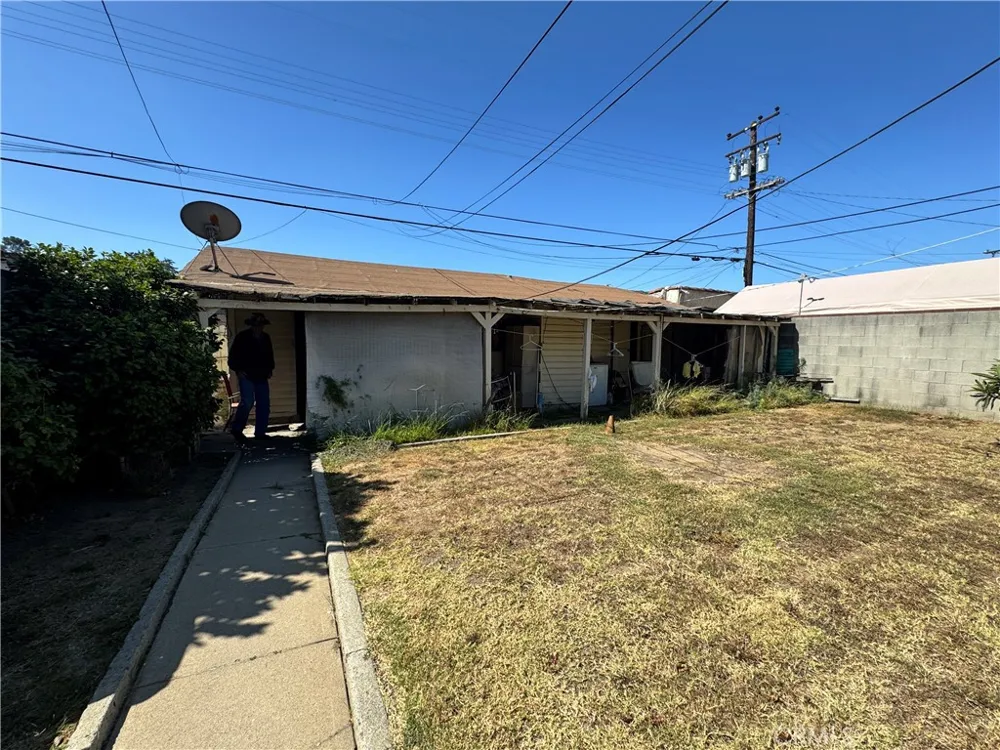 2952 W Shorb Street Alhambra, CA 91803