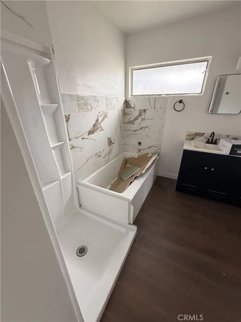 2323 W 102nd Inglewood, CA 90303