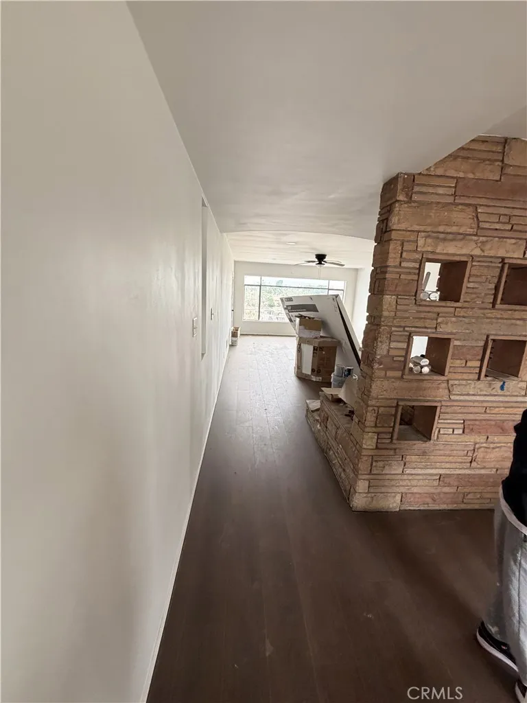 2323 W 102nd Inglewood, CA 90303