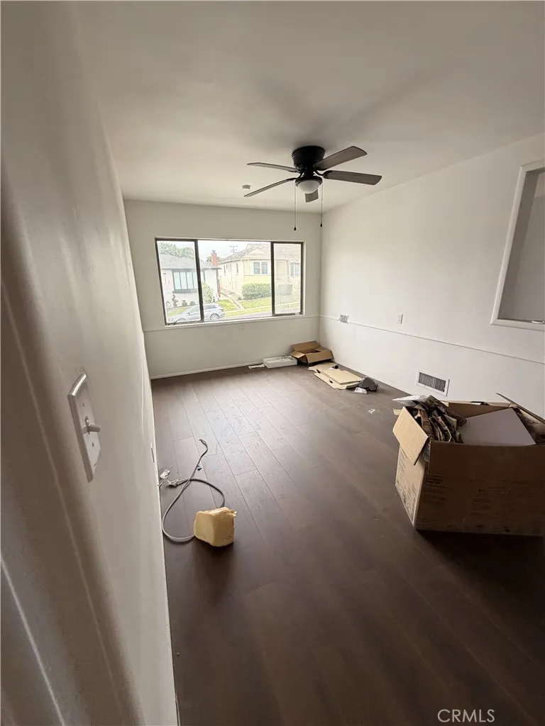2323 W 102nd Inglewood, CA 90303