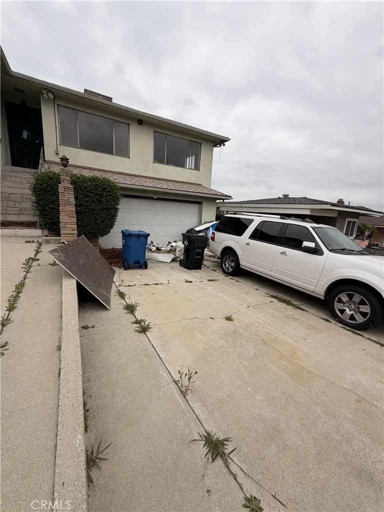 2323 W 102nd Inglewood, CA 90303