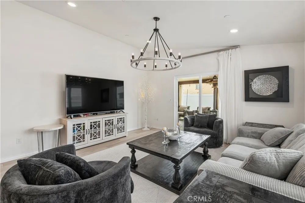 6354 Big Bend Jurupa Valley, CA 92509