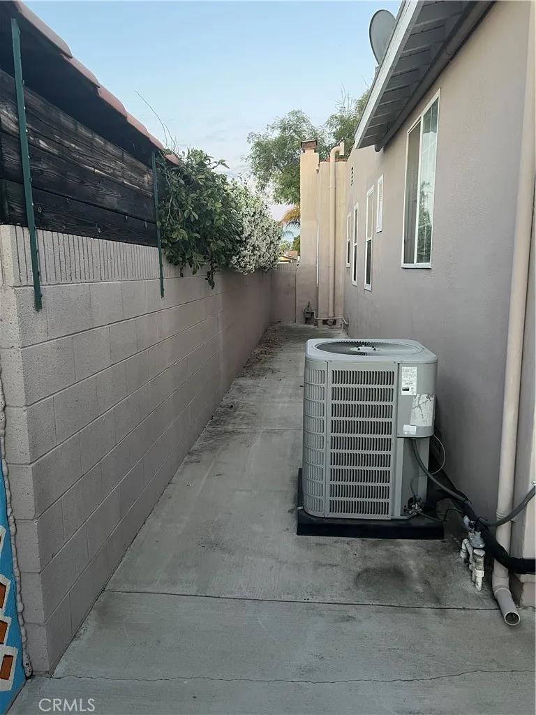 521 Vine Anaheim, CA 92805