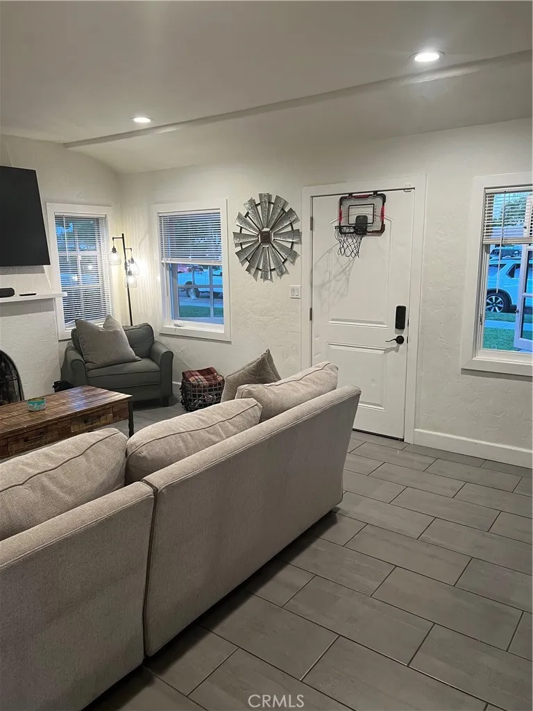 521 Vine Anaheim, CA 92805