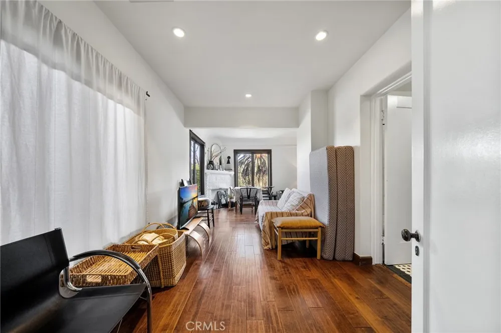 1726 Bridgeport Los Angeles, CA 90065