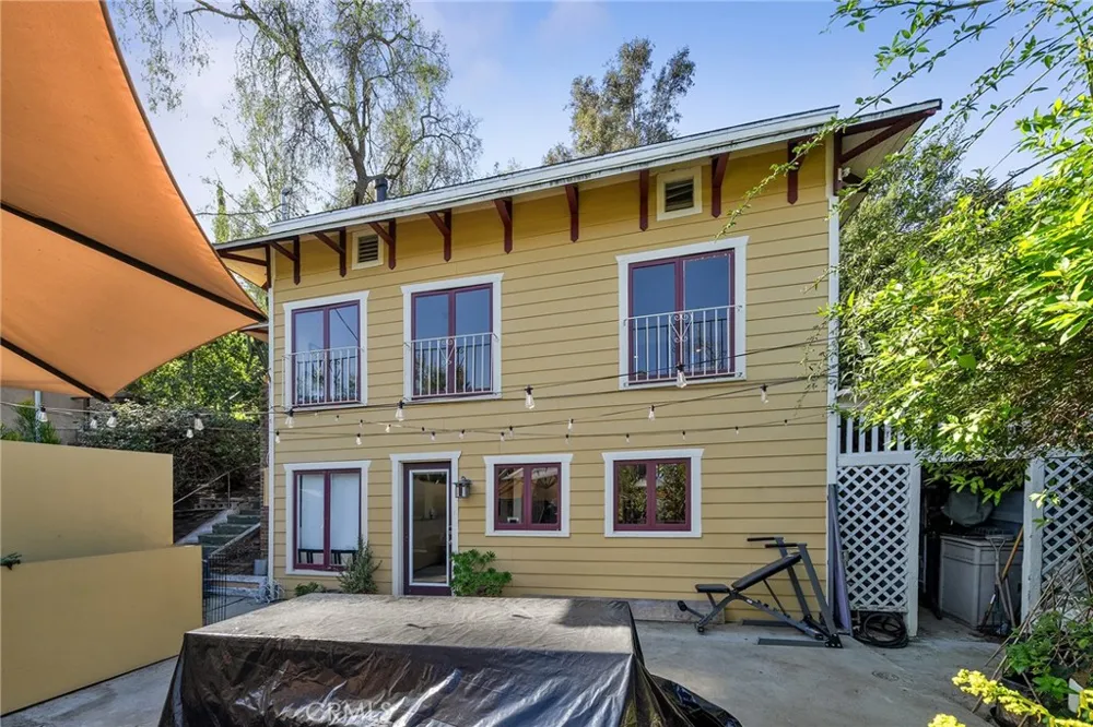 1726 Bridgeport Los Angeles, CA 90065