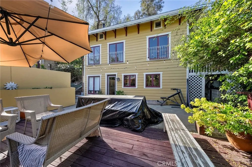 1726 Bridgeport Los Angeles, CA 90065