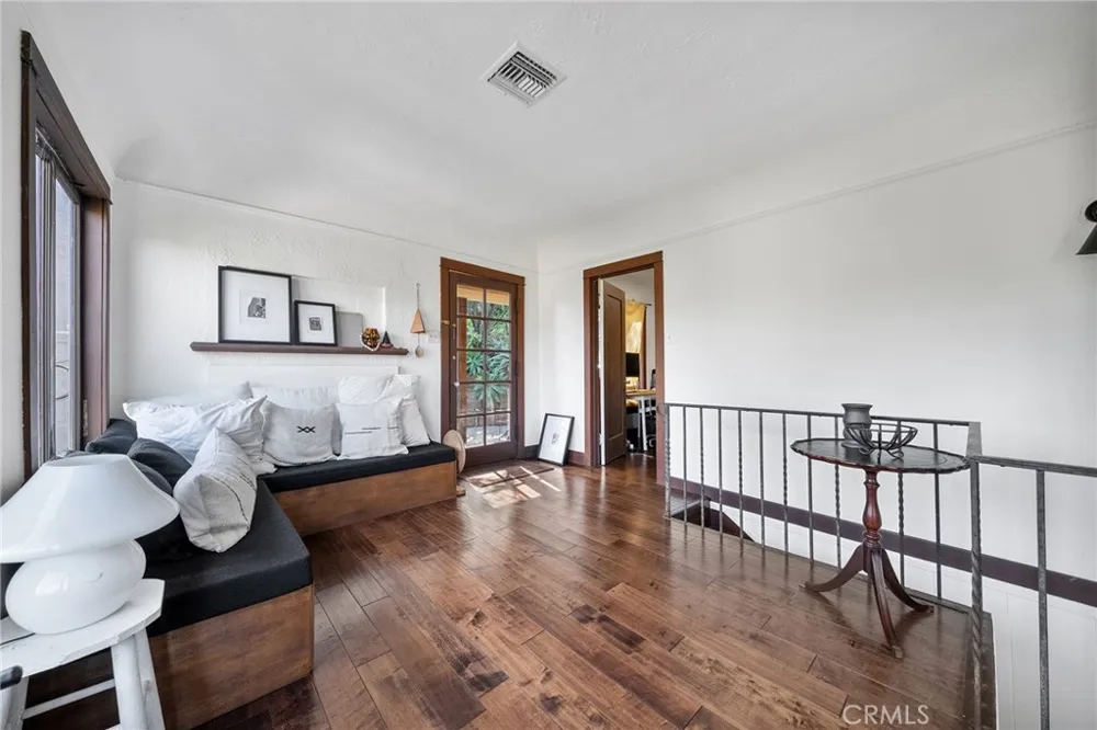 1726 Bridgeport Los Angeles, CA 90065