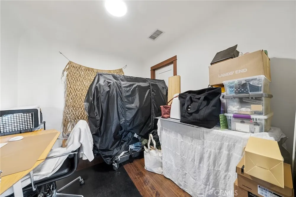 1726 Bridgeport Los Angeles, CA 90065