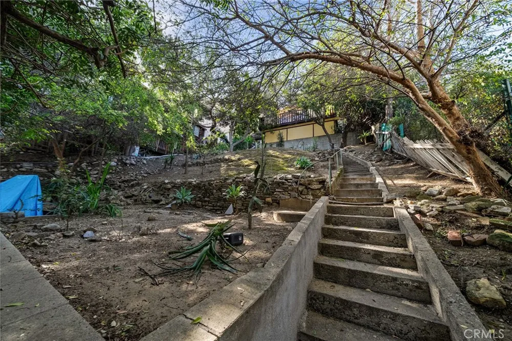 1726 Bridgeport Los Angeles, CA 90065