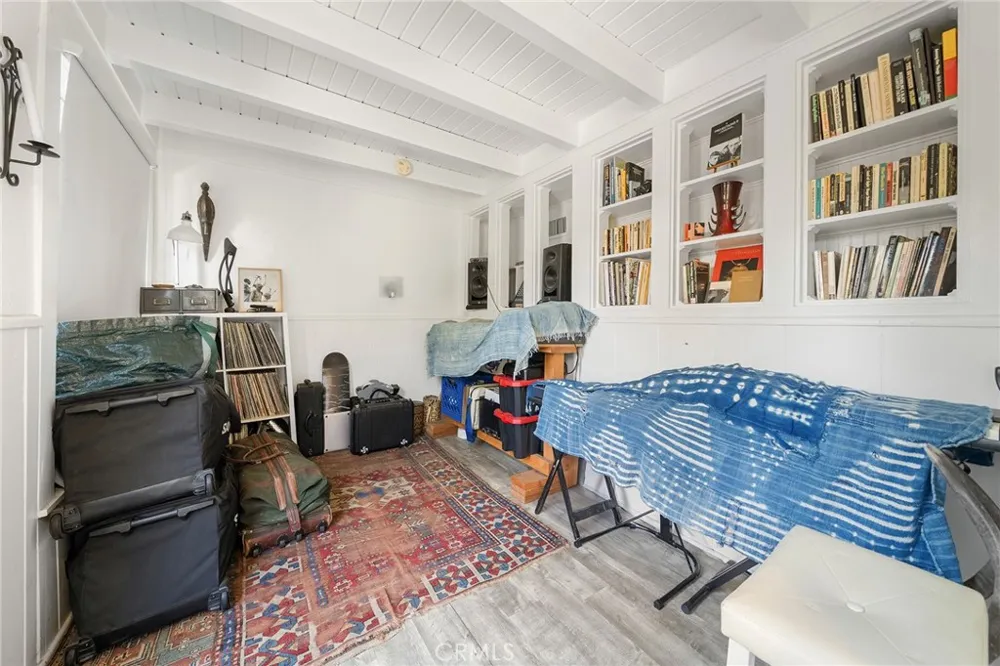 1726 Bridgeport Los Angeles, CA 90065