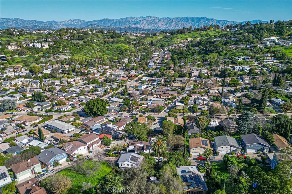 1726 Bridgeport Los Angeles, CA 90065