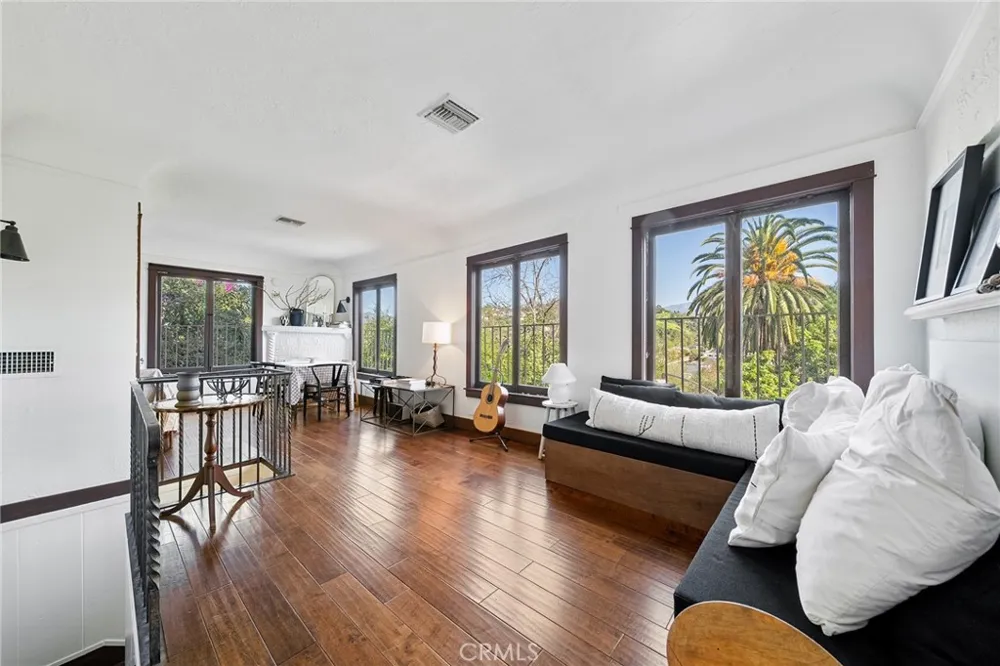 1726 Bridgeport Los Angeles, CA 90065