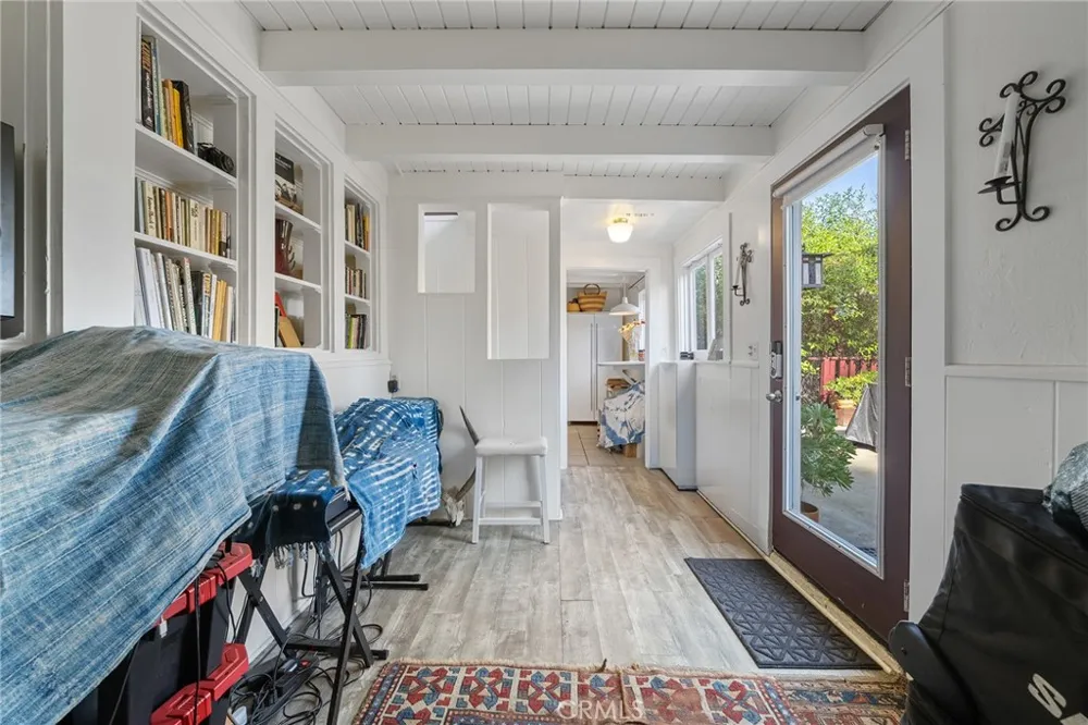 1726 Bridgeport Los Angeles, CA 90065